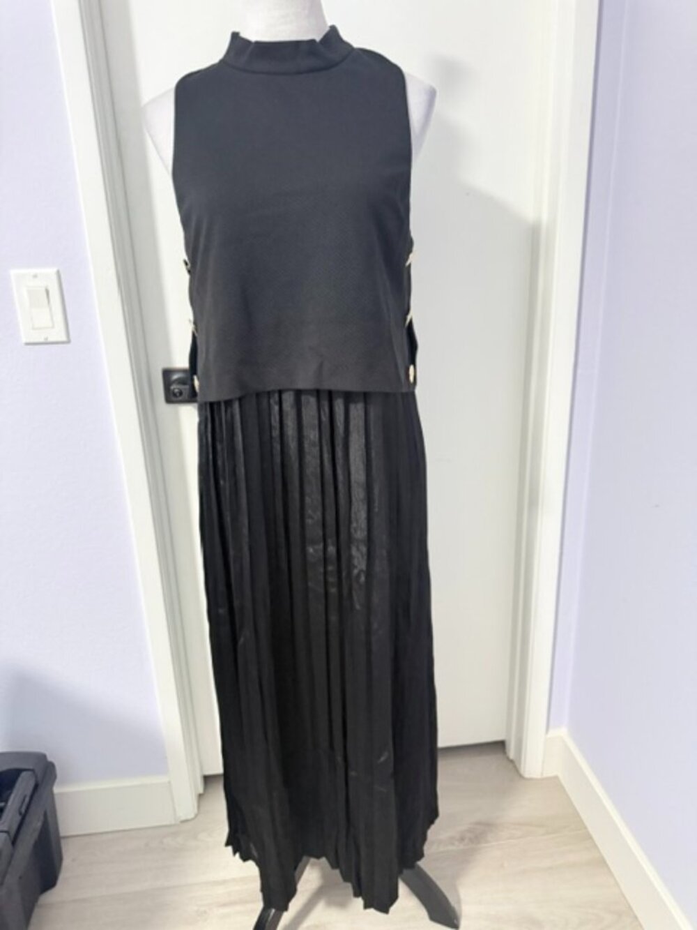 London Time pleats dress